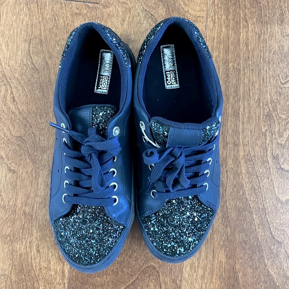 Girls sneaakers